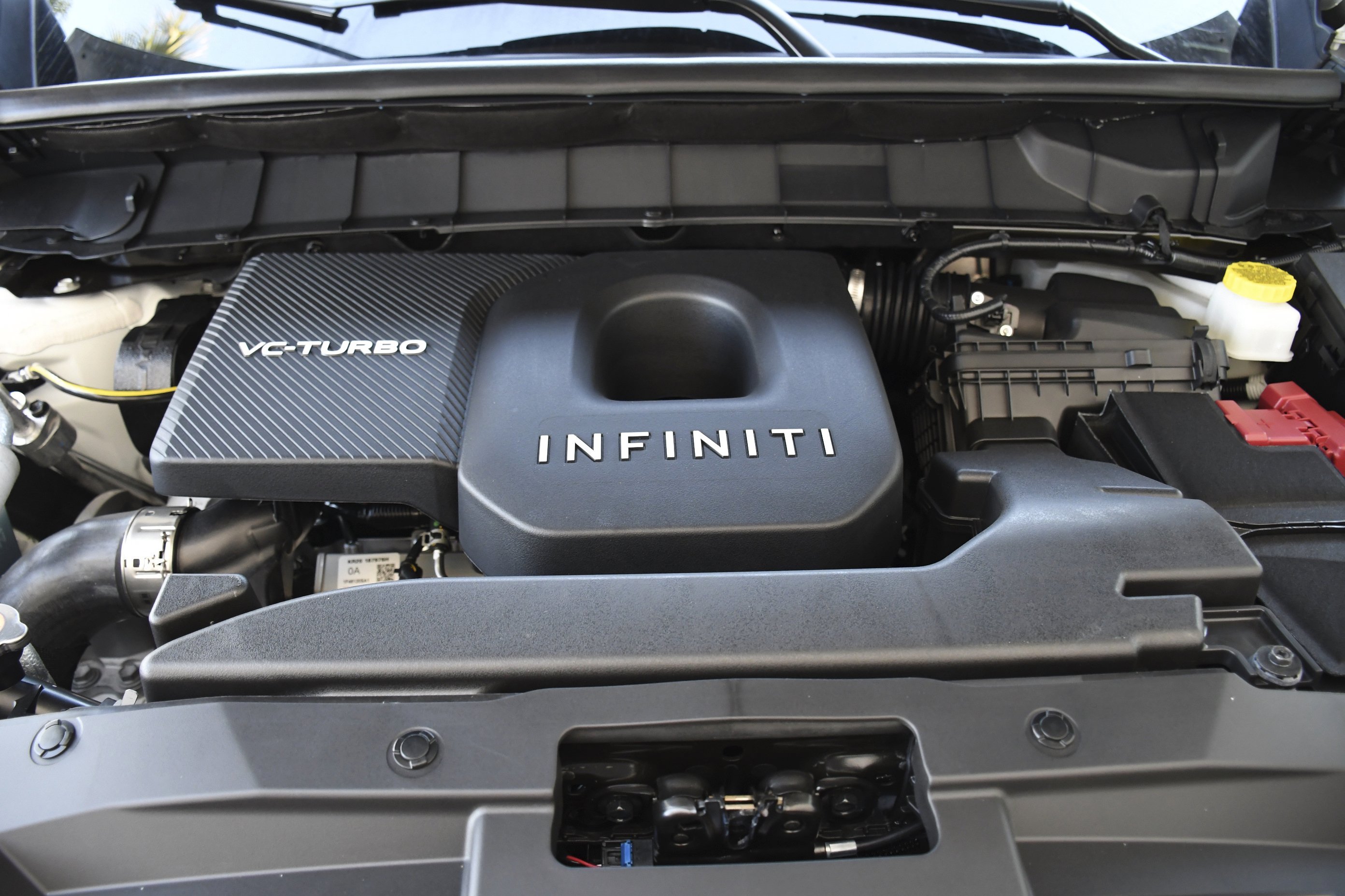 New 2026 RADIANT WHITE INFINITI Sport AWD image 38