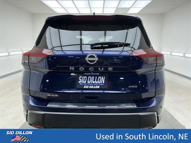 Used 2025 Deep Ocean Blue Pearl Nissan SV image 5