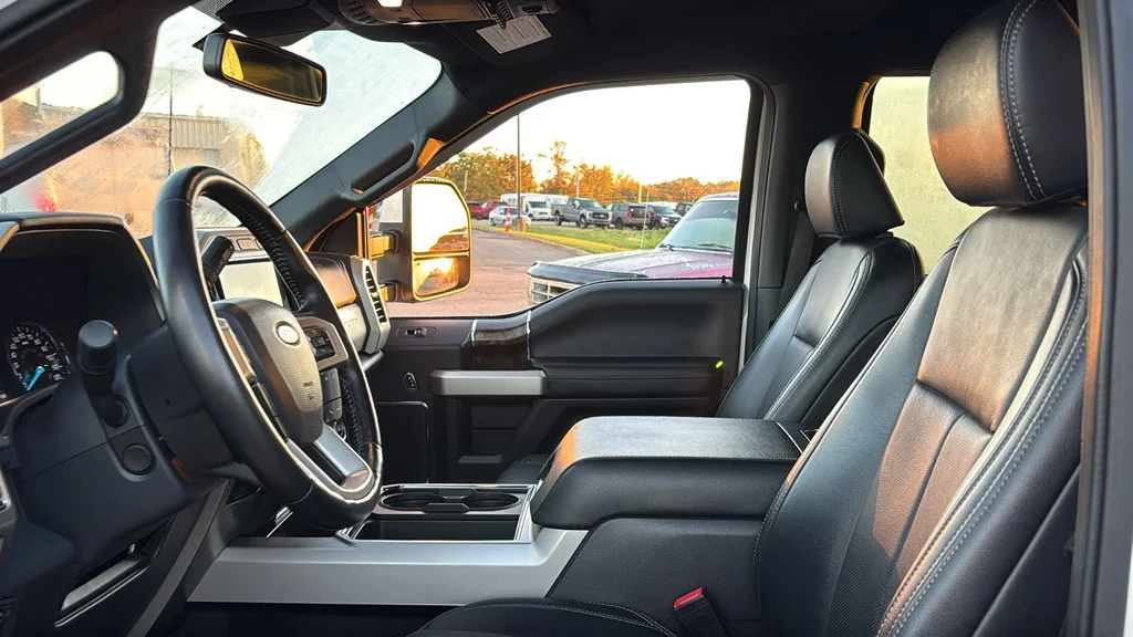 Used 2022 White Ford Lariat image 23