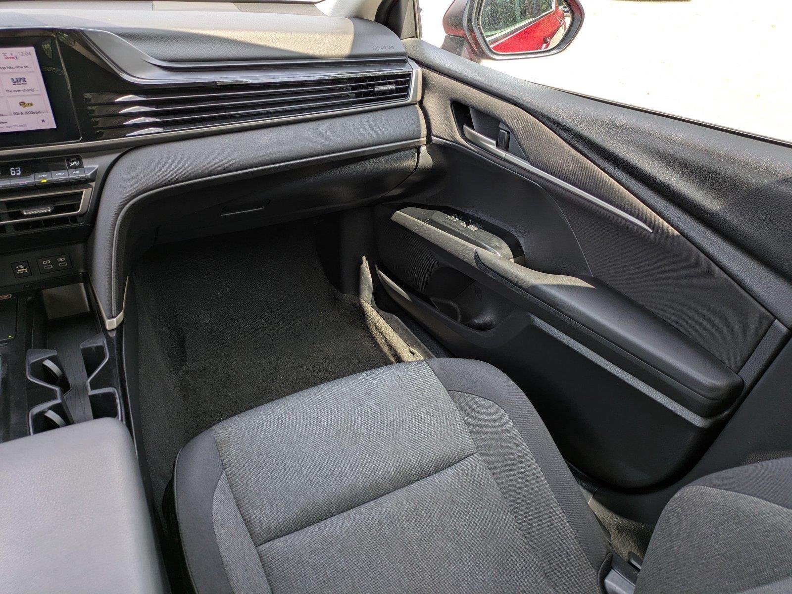Certified Used 2025  Toyota LE image 16