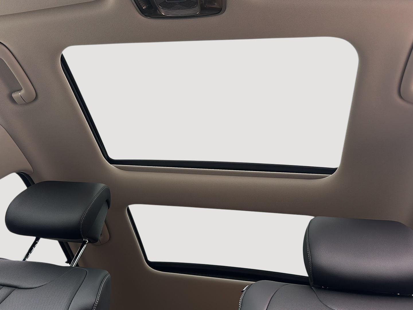 New 2026 Capri Blue Genesis 2.5T Select image 35