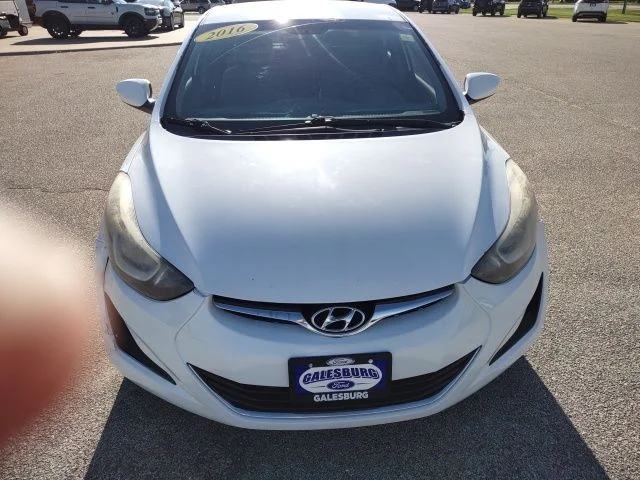 Used 2016 Quartz White Pearl Hyundai SE image 9