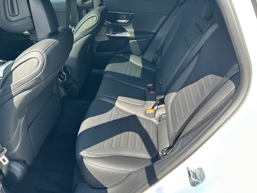 New 2026 Polar White Mercedes-Benz GLC300 image 25
