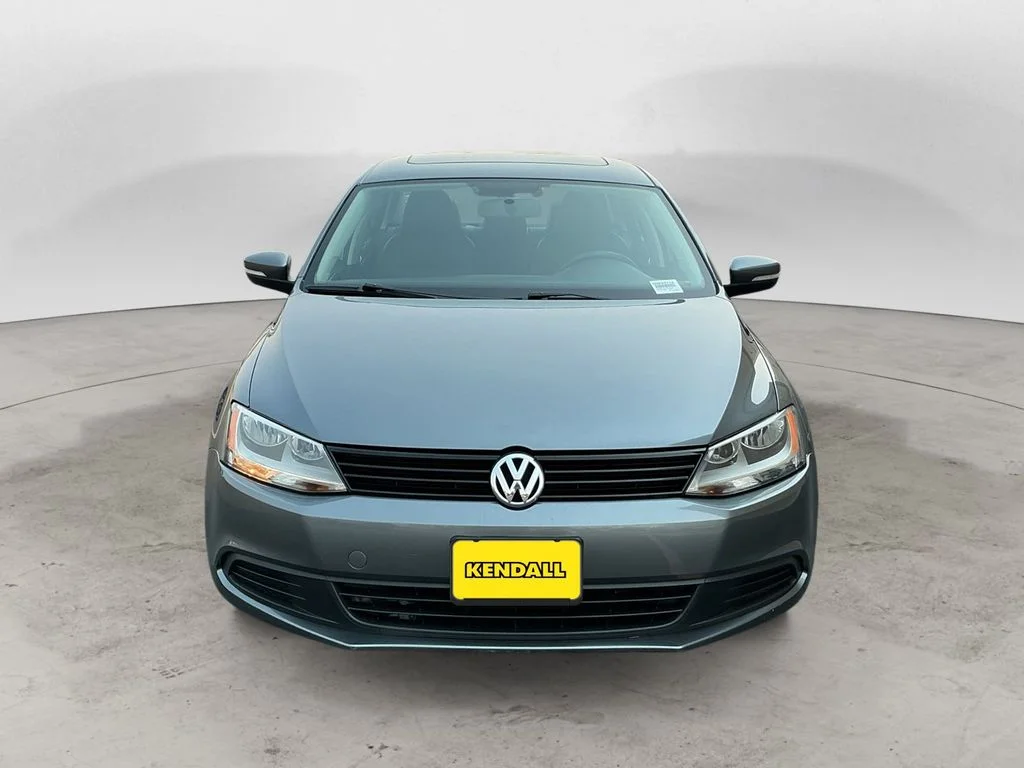 Used 2012 Gray Volkswagen 2.5L SE image 2