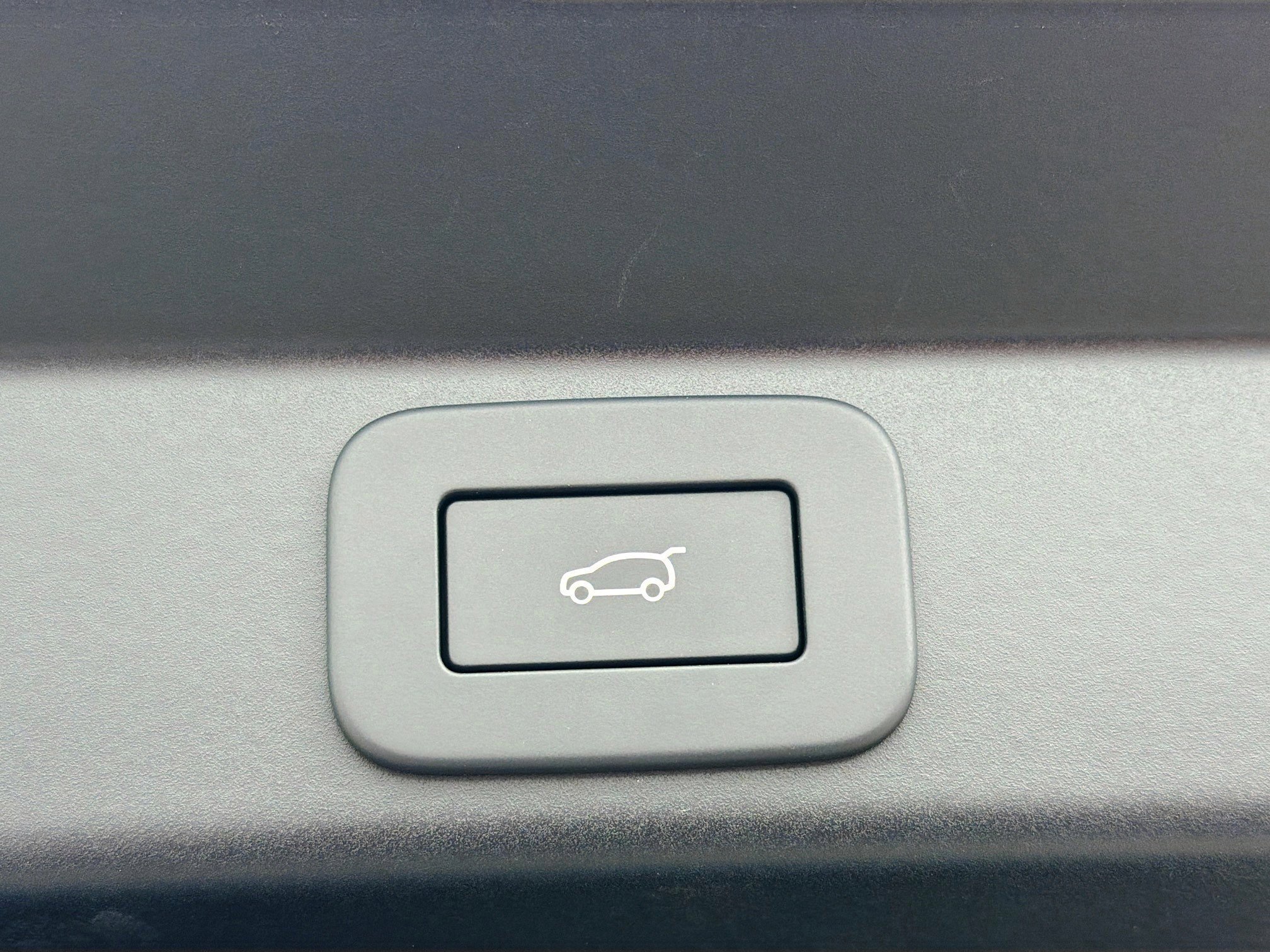New 2026 Carpathian Grey Land Rover Dynamic SE image 13