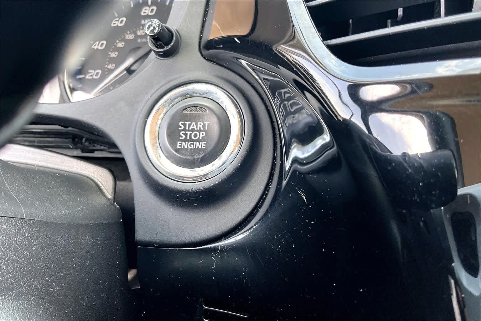 Used 2019 Cosmic Blue Metallic Mitsubishi SEL image 35