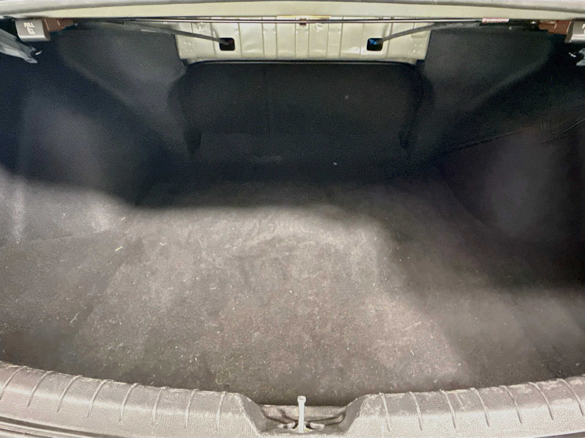 Used 2023 Everlasting Silver Kia LXS image 31