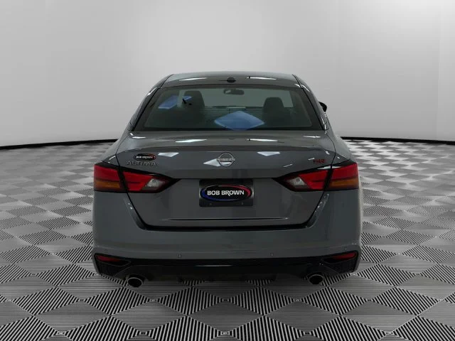 Certified Used 2024 Gray Nissan SR FWD image 4