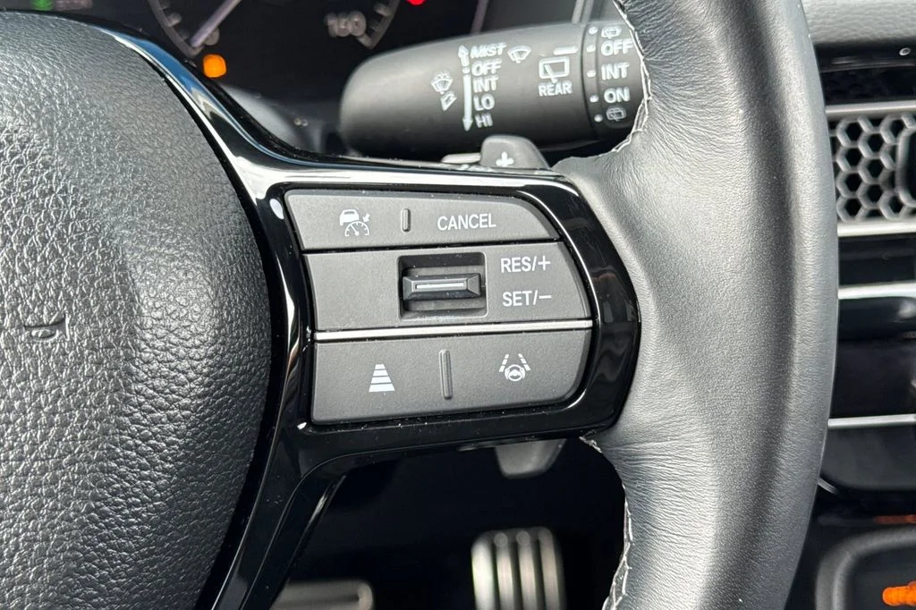 Certified Used 2025 Platinum White Pearl Honda Sport image 28