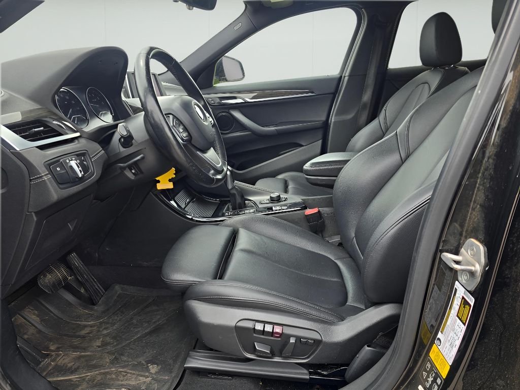 Used 2018 Black Sapphire Metallic BMW xDrive28i image 27