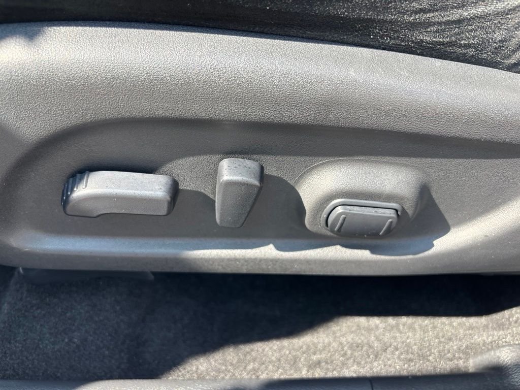 Used 2015 Red Nissan SV image 19