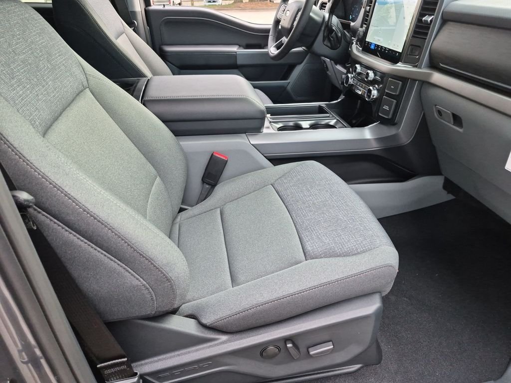 New 2026 Carbonized Gray Metallic Ford XLT image 30