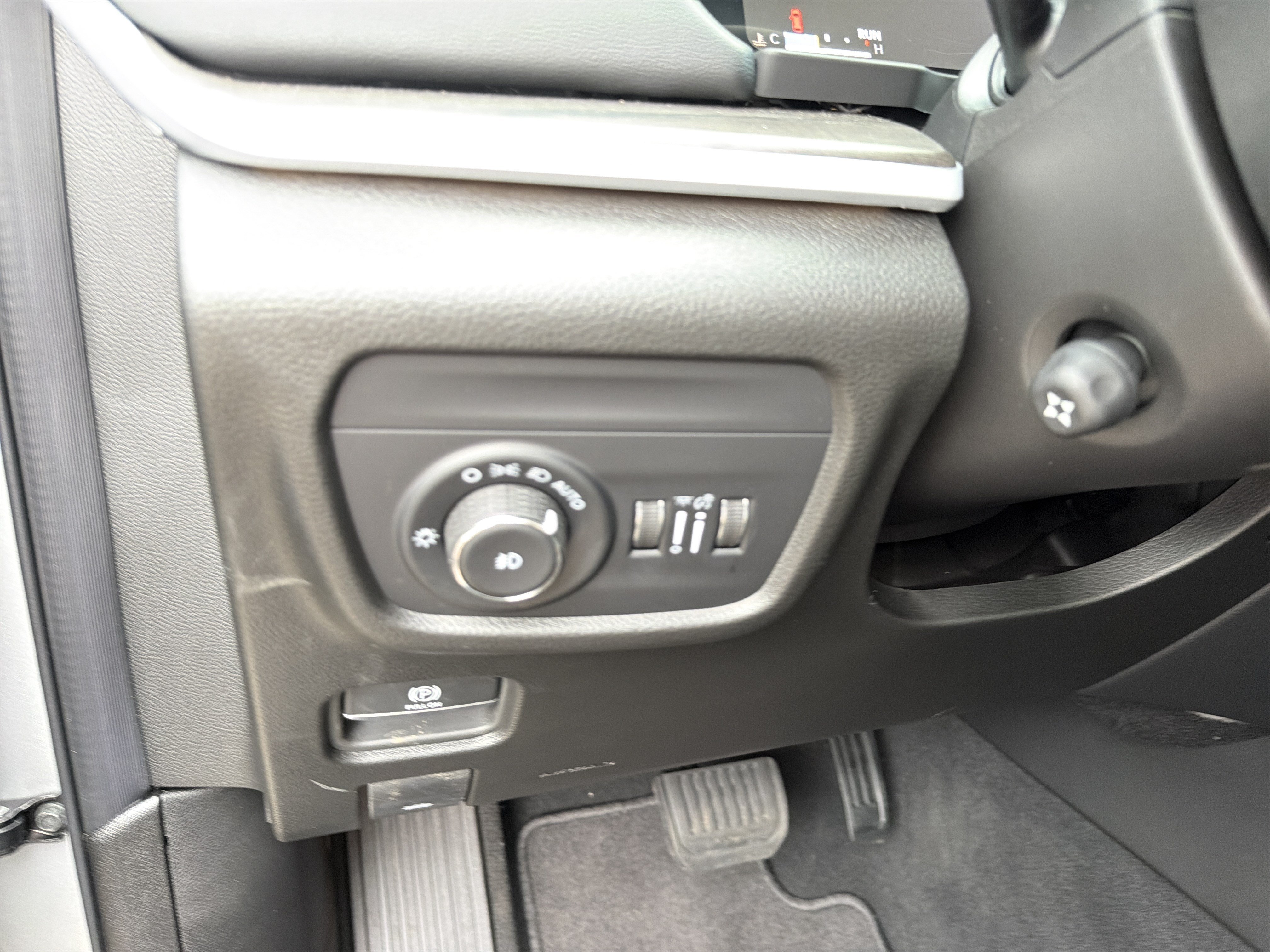New 2026 Silver Zynith Jeep Limited Reserve image 23