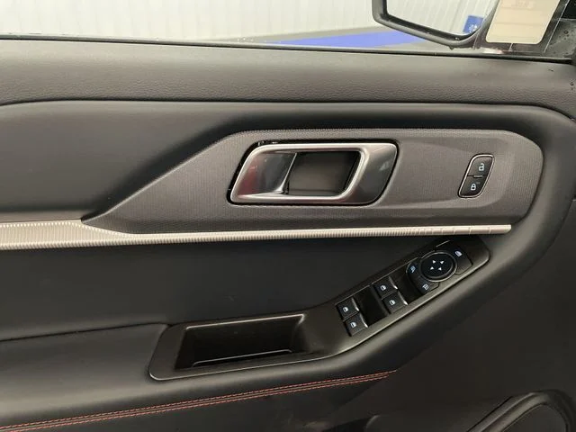 2026 Ford Explorer ST-Line - Photo 13