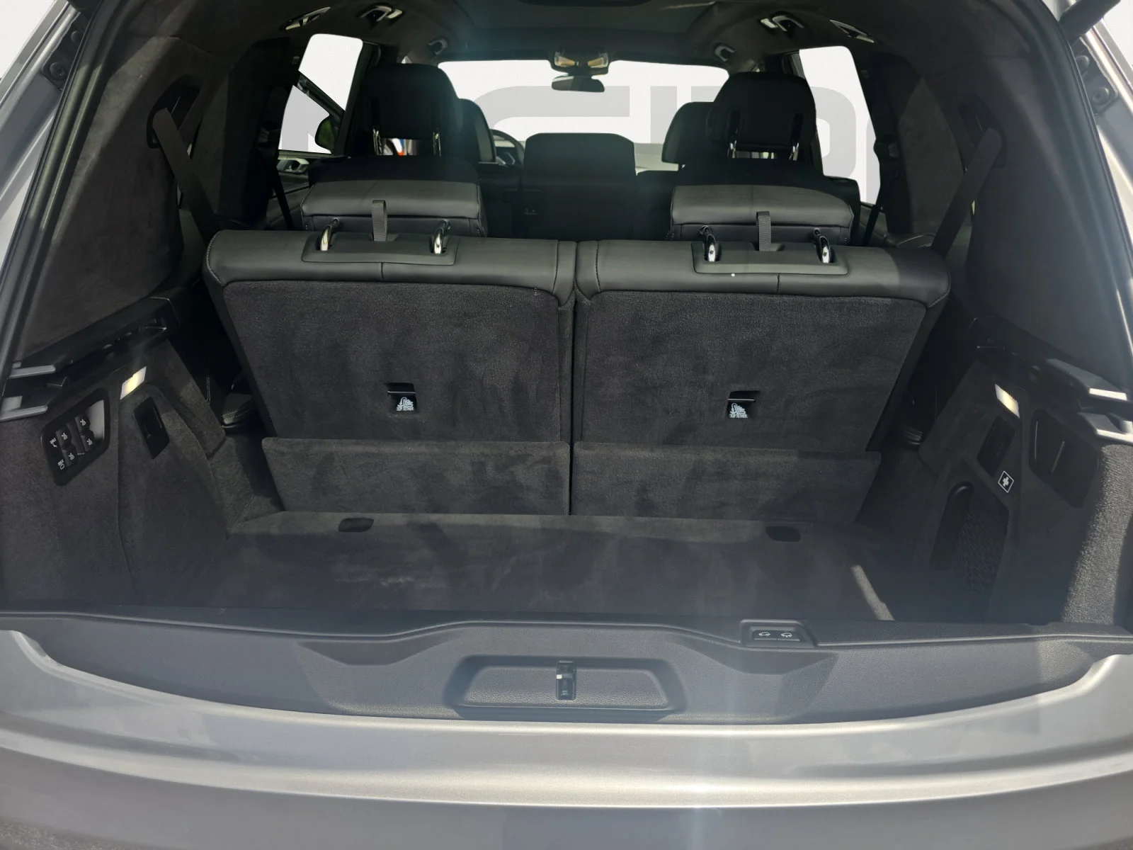 Used 2024 Skyscraper Grey Metallic BMW xDrive40i image 12