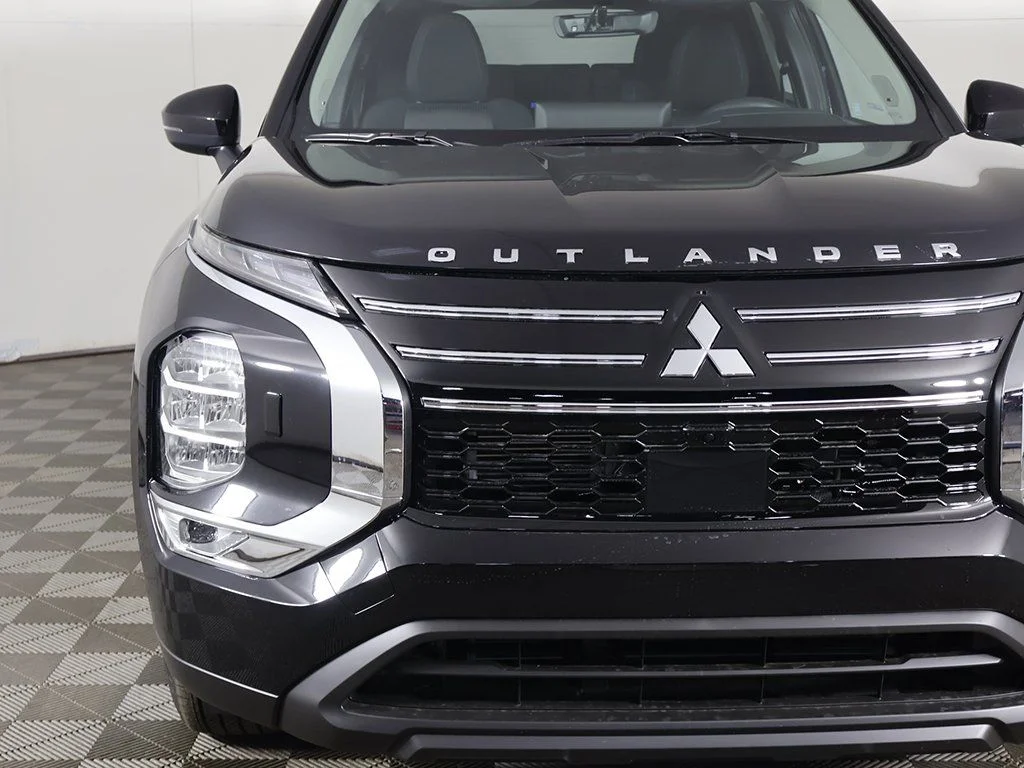 New 2026 Black Mitsubishi ES image 14