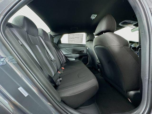 2025 Hyundai Elantra Blue - Photo 40