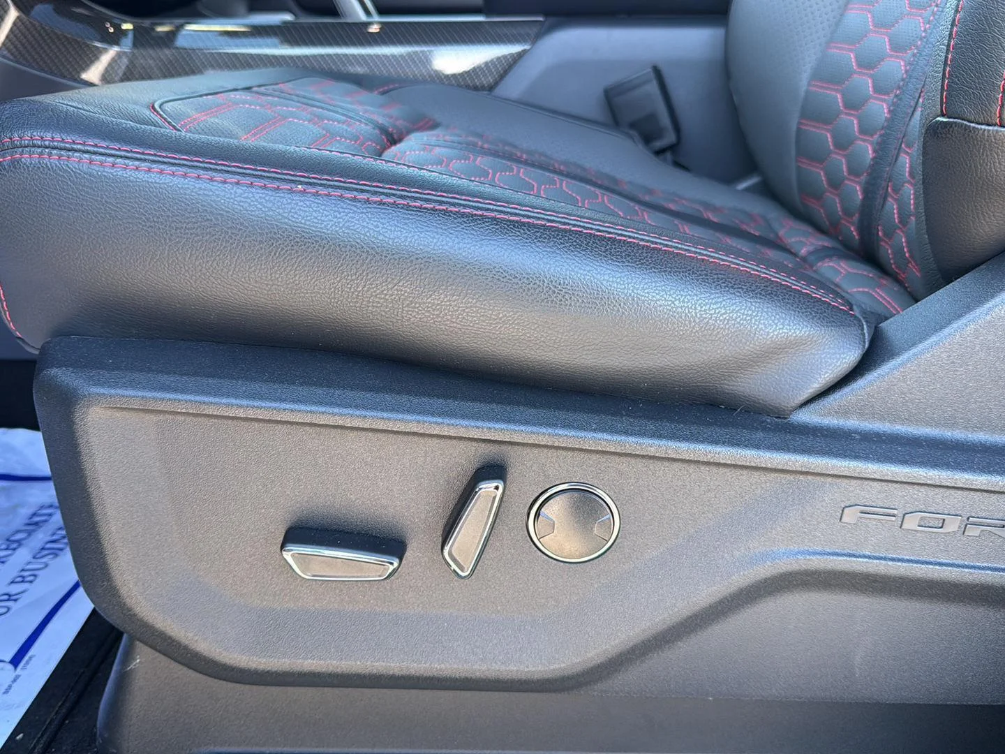2025 Ford F-150 Lariat - Photo 26