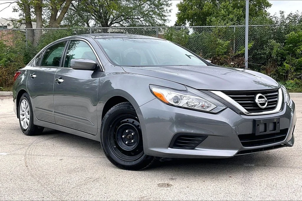 Used 2016 Gray Nissan 2.5 S image 34