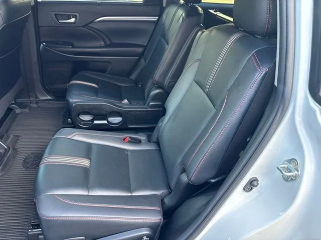 Used 2019 White Toyota SE image 15