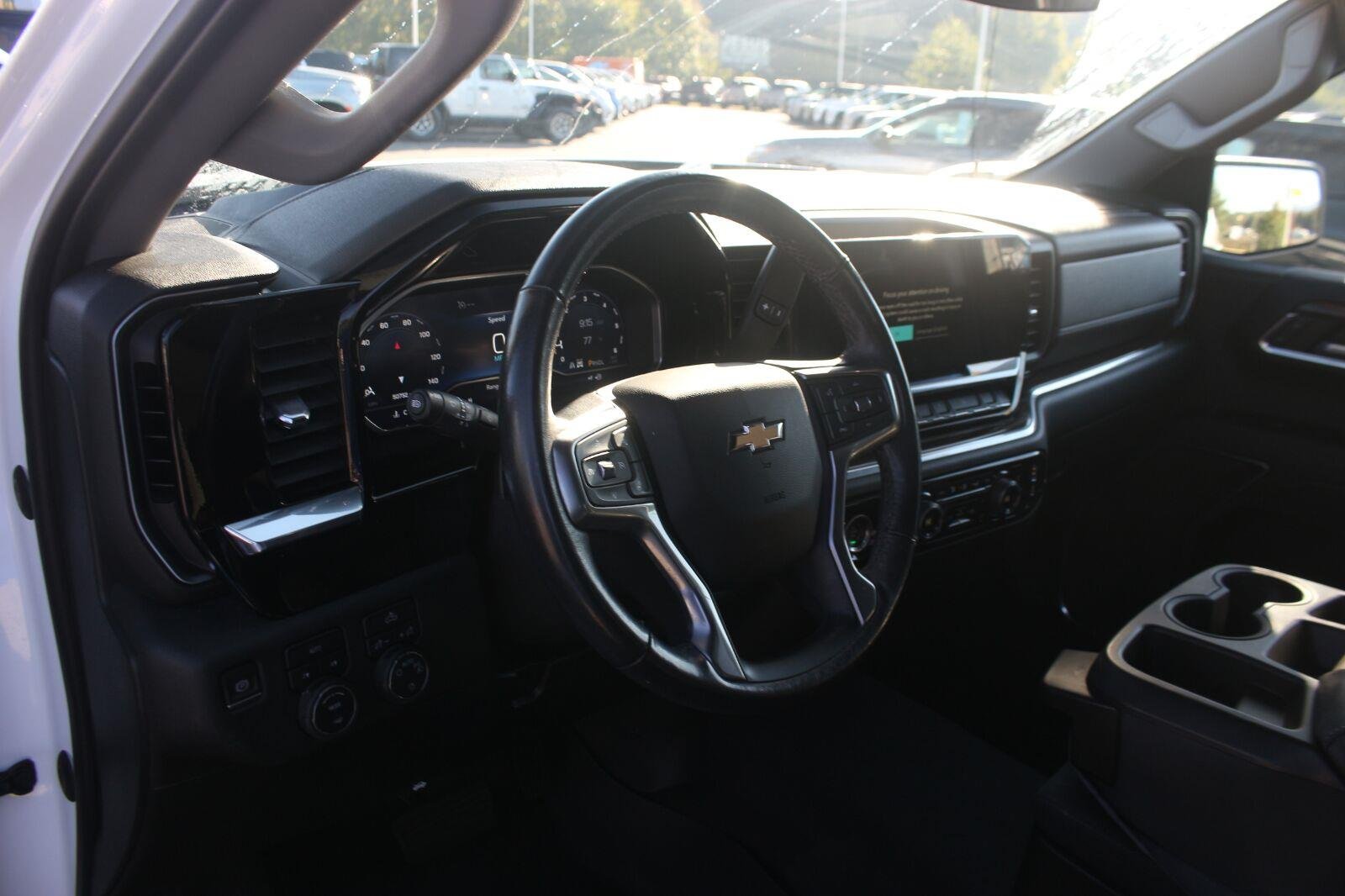 Used 2022 SUMMIT WHITE Chevrolet LT image 17