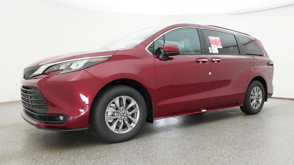 New 2026 Ruby Flare Pearl Toyota XLE image 6