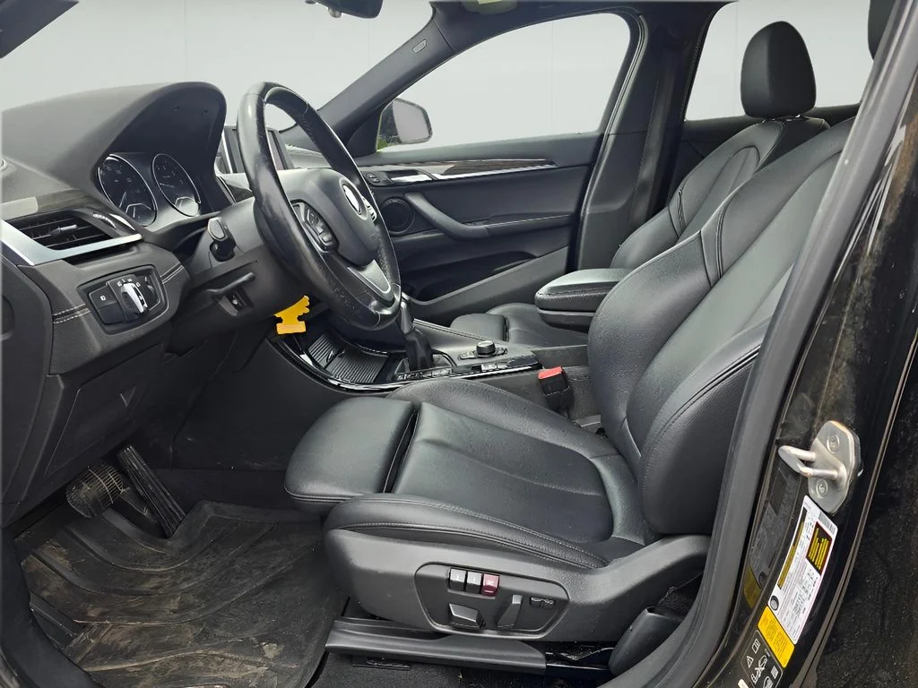 Used 2018 Black Sapphire Metallic BMW xDrive28i image 27