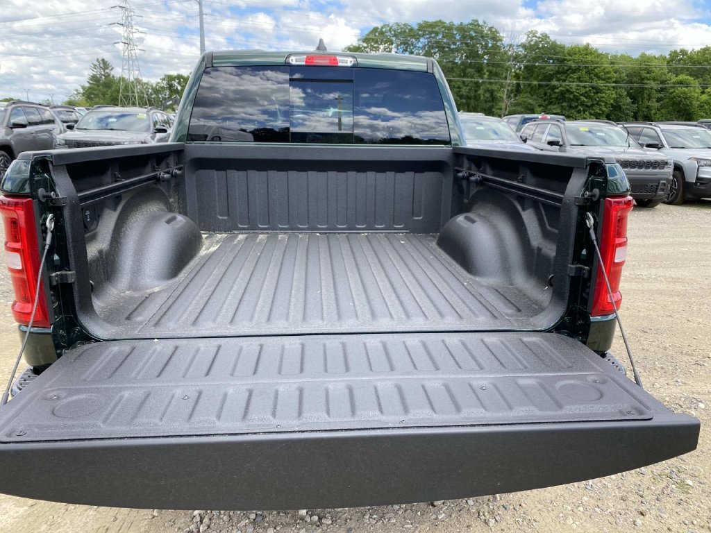 New 2026 Serrano-Green Metallic Exterior Paint Ram Laramie image 5