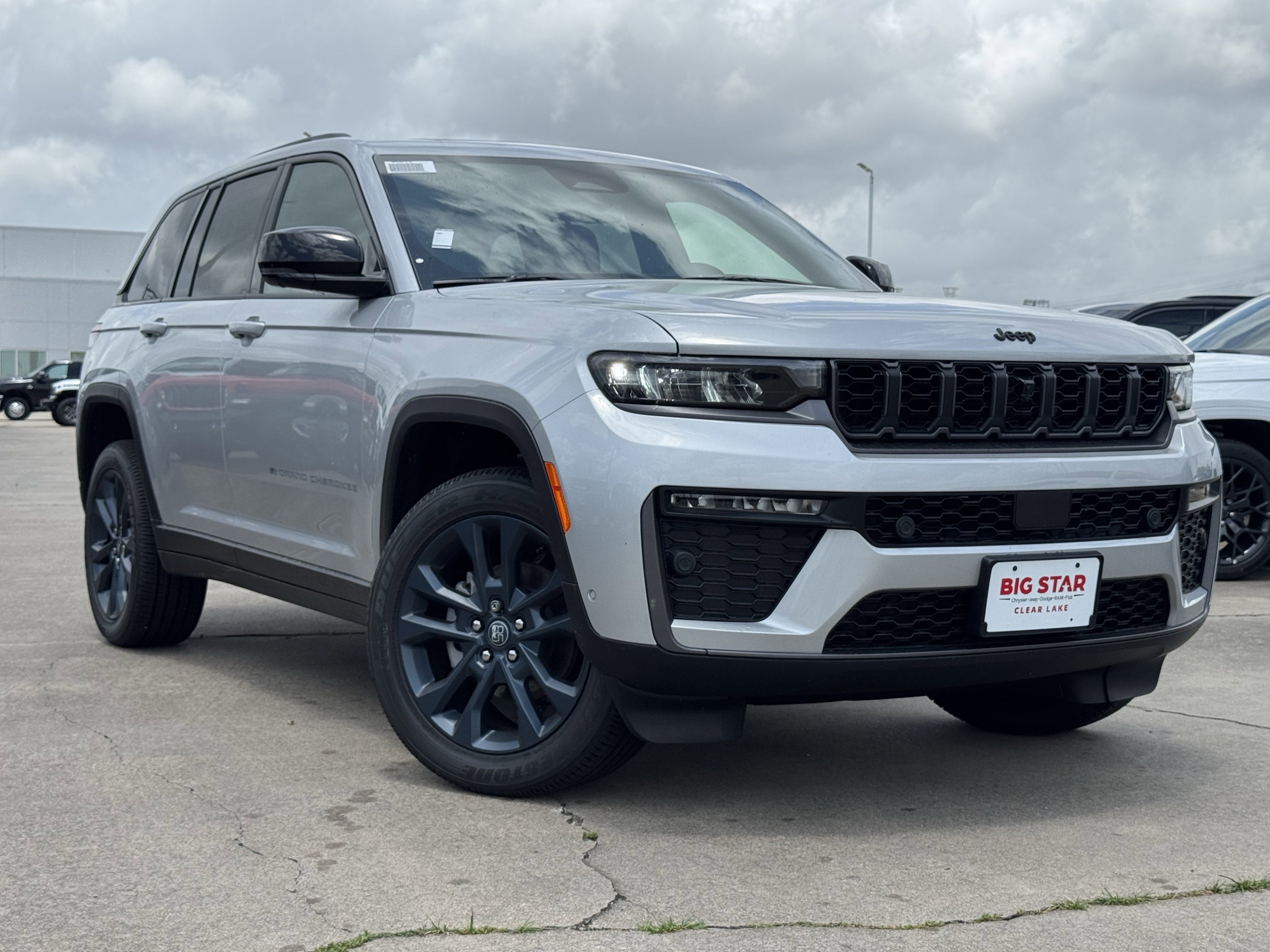 New 2026 Silver Zynith Exterior Paint Jeep 85th Anniversary Edition image 2