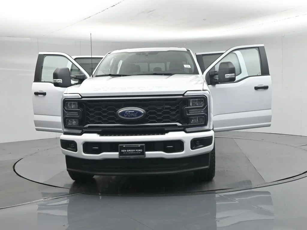 New 2026 Oxford White Ford XL image 28