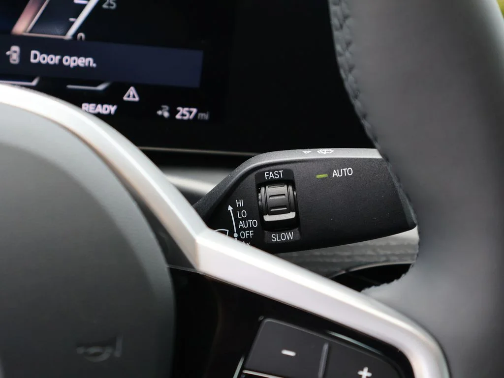 New 2026 Black Sapphire Metallic BMW xDrive40 image 36