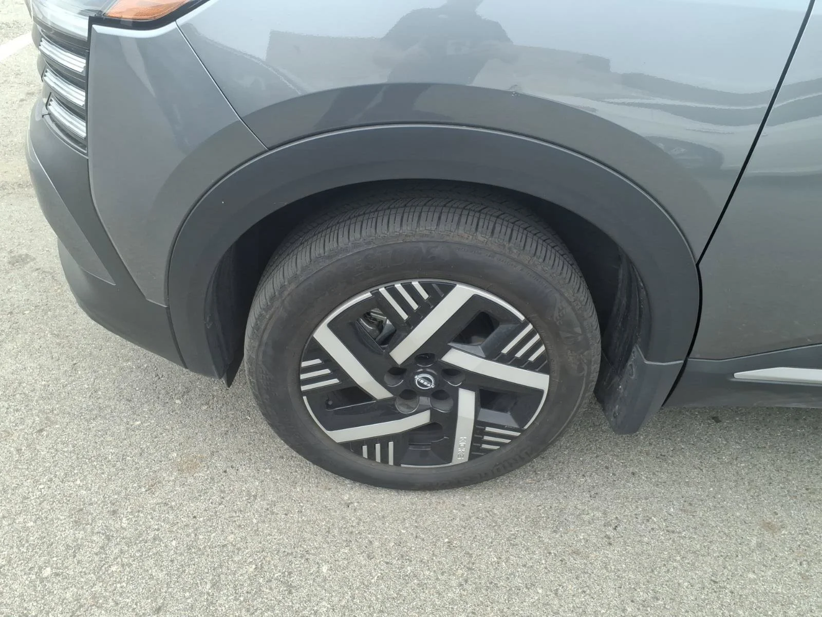 Certified Used 2025 Gun Metallic Nissan SV image 4