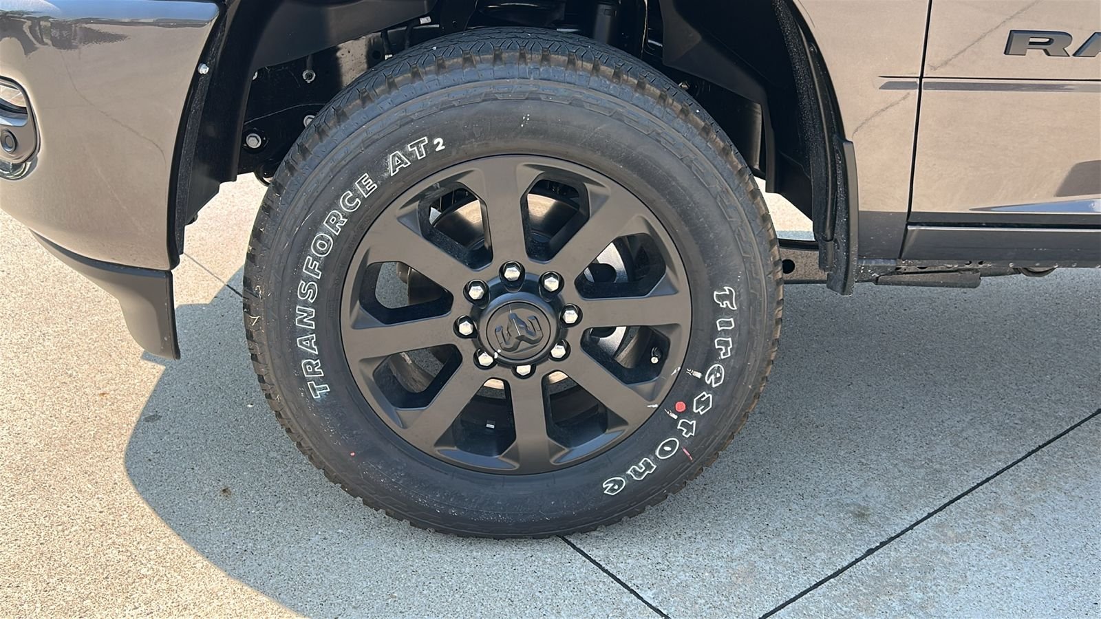 New 2026 Granite Crystal Metallic Clear-Coat Exterior Paint RAM Laramie image 10