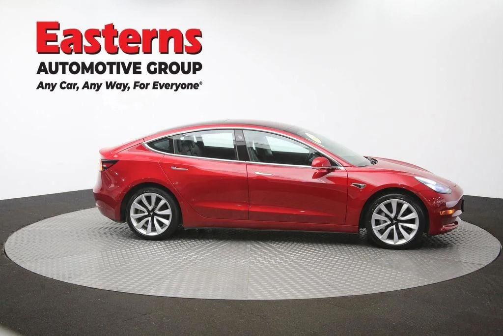 Used 2018 Red Tesla Long Range image 42