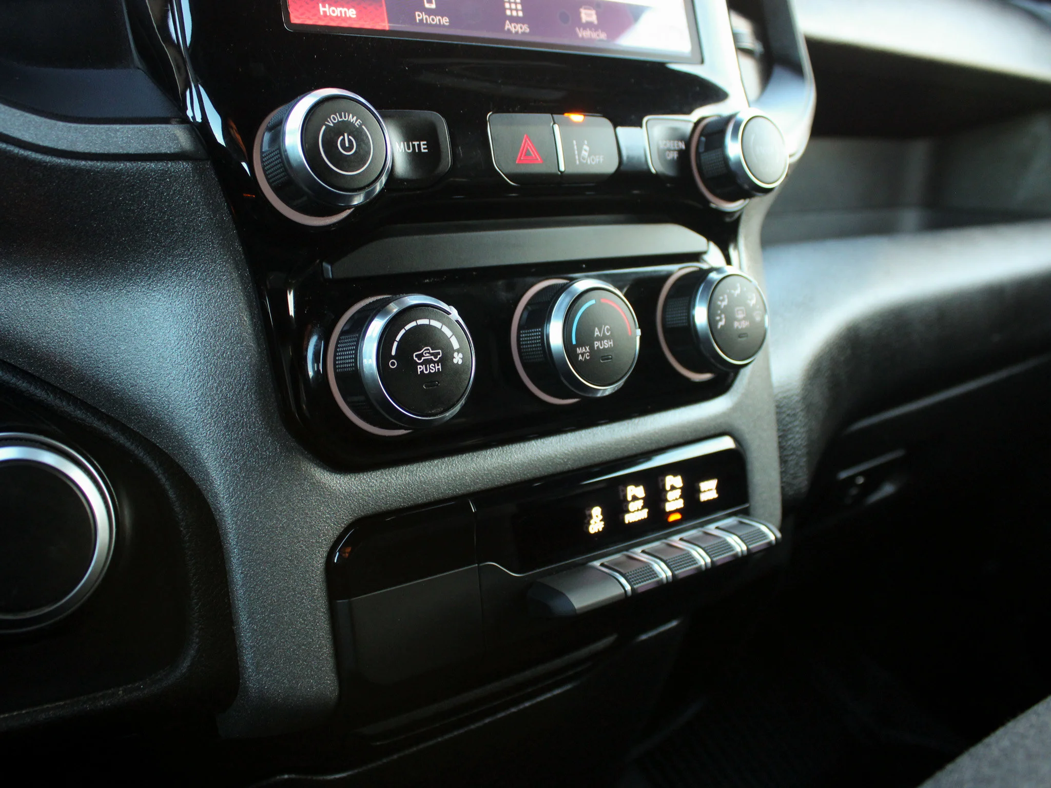 Certified Used 2025 White RAM Tradesman * Adaptive Cruise | Protection Group | Sport Appearance | 3M PPF | Apple CarPlay image 25