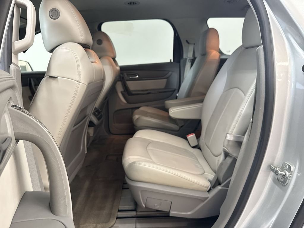 Used 2017 Quicksilver Metallic GMC Limited image 16