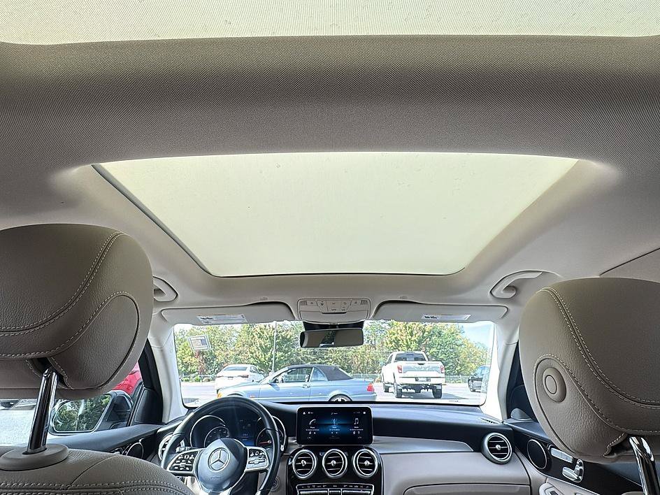 Used 2022 Lunar Blue Metallic Mercedes-Benz GLC 300 image 38