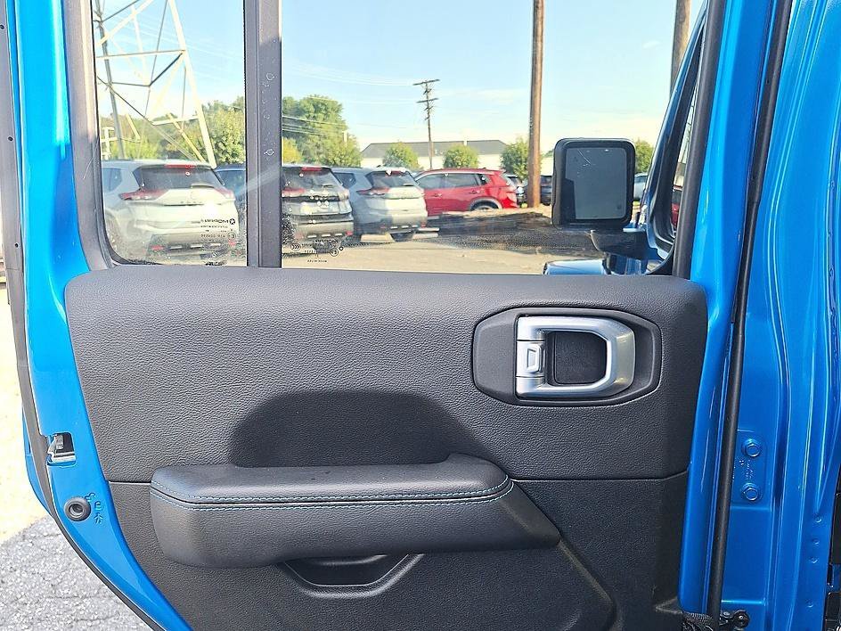 Used 2021 Hydro Blue Pearlcoat Jeep Unlimited Rubicon image 27