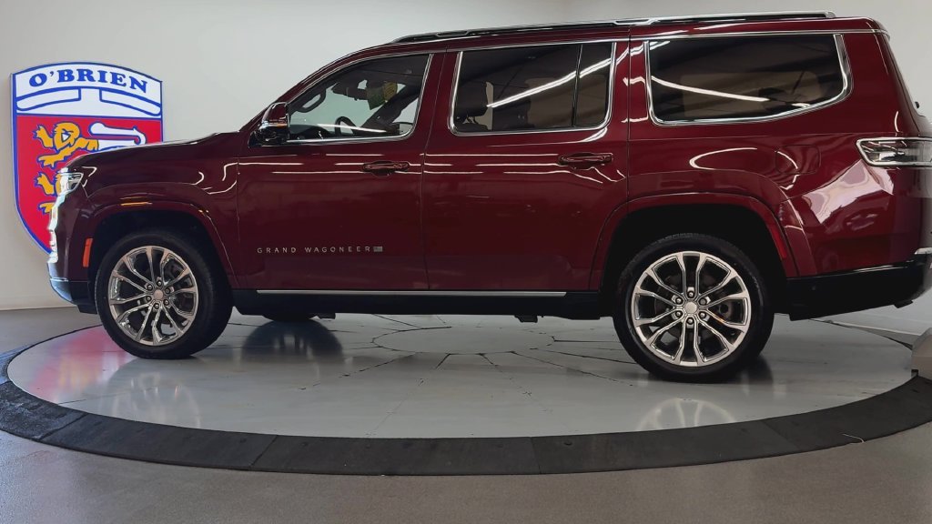 Used 2022 Velvet Jeep Series II image 7