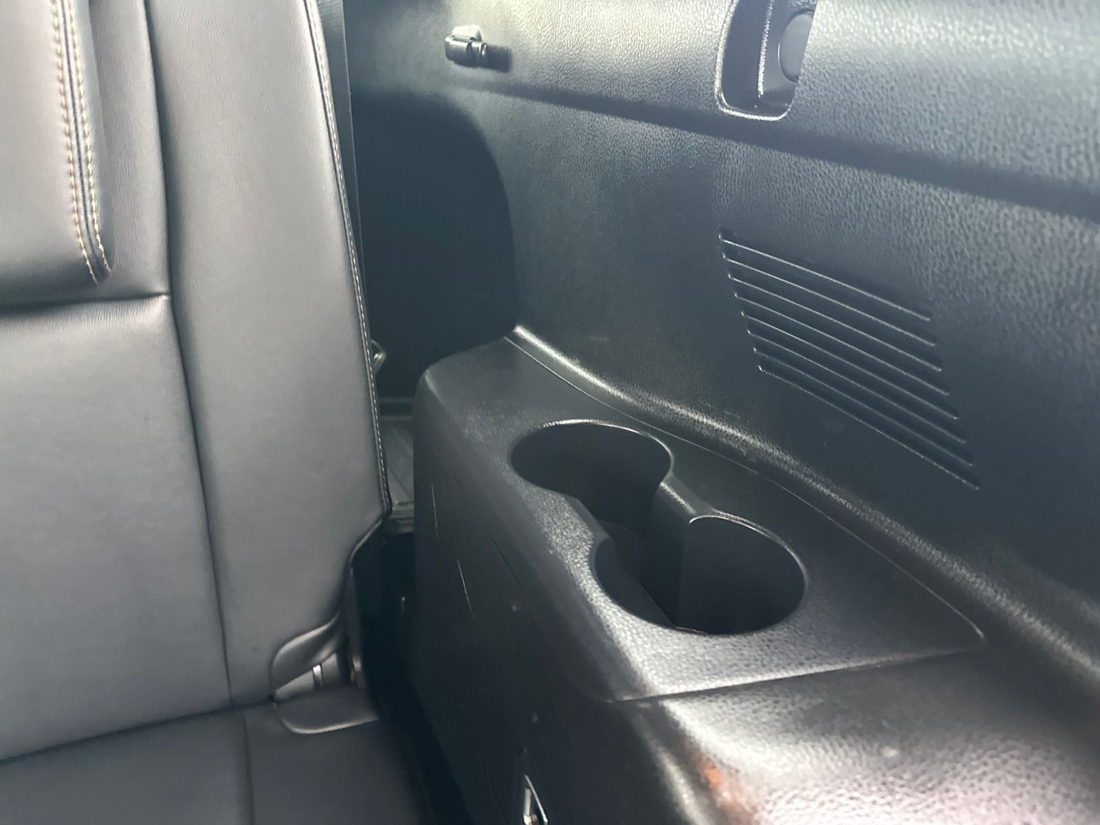 Used 2017  Toyota XLE image 26
