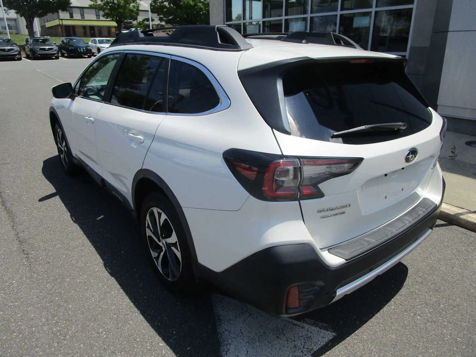 Used 2020 Crystal White Pearl Subaru Limited image 7
