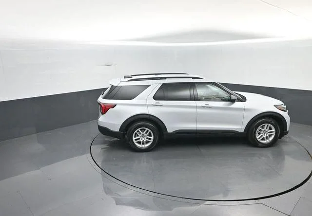 New 2026 Space White Metallic Ford Active image 30
