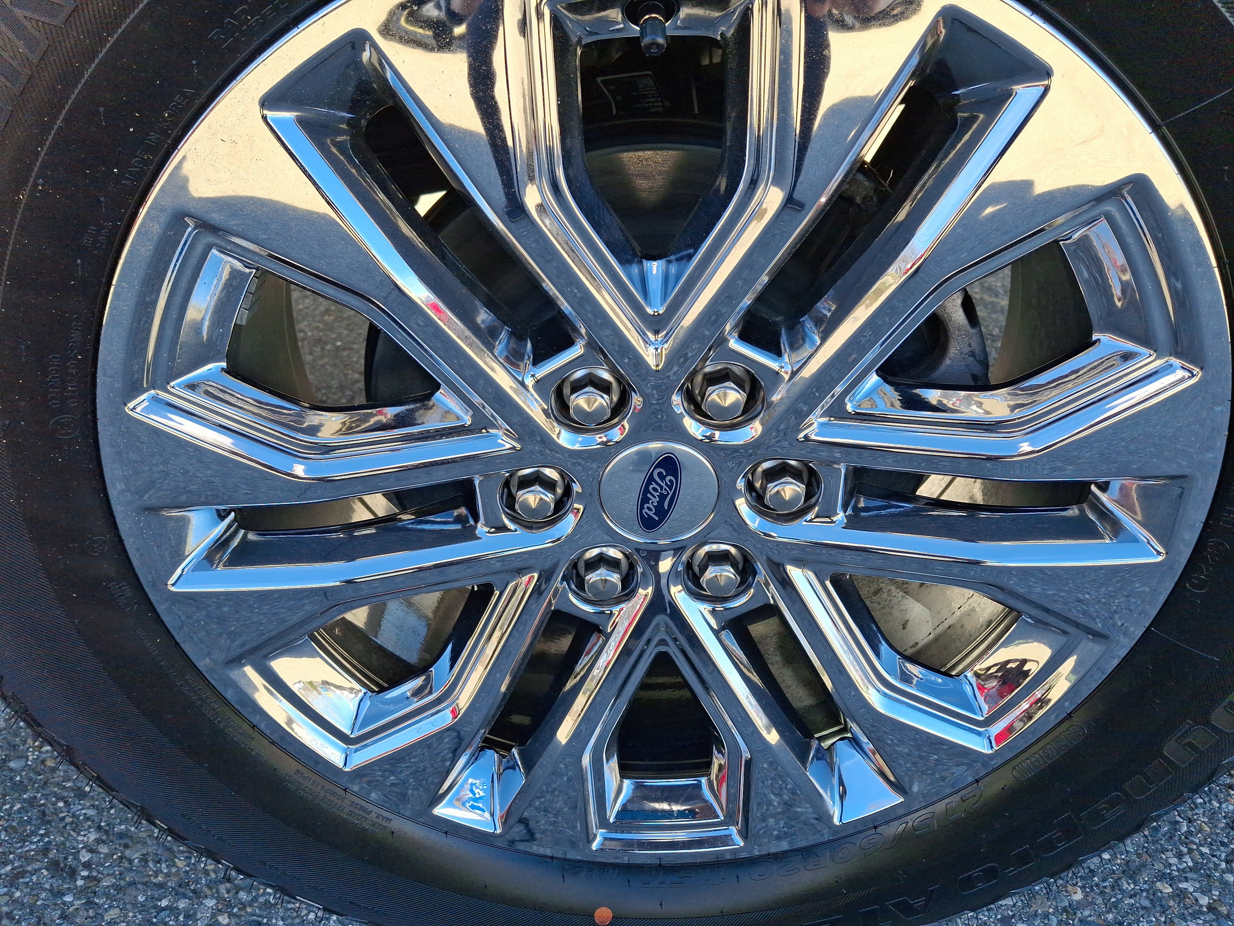 New 2026 Iconic Silver Metallic Ford Lariat® image 10