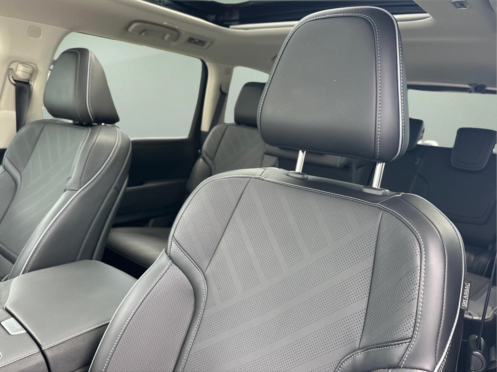 New 2026 BLACK OBSIDIAN INFINITI Luxe 4WD image 24