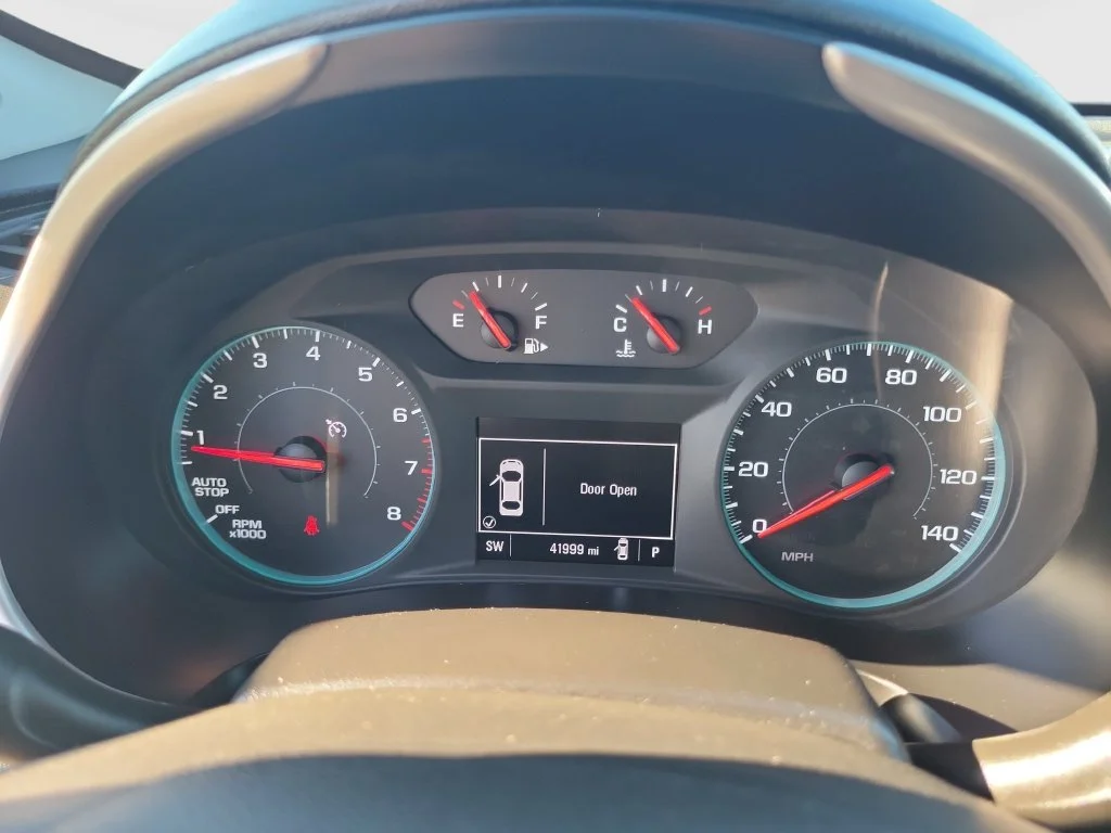 Used 2025 Gray Chevrolet LT image 25