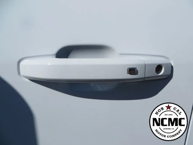 Used 2025 White GMC AT4 image 20