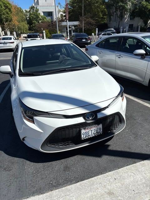 Used 2022 White Toyota Hybrid LE image 3