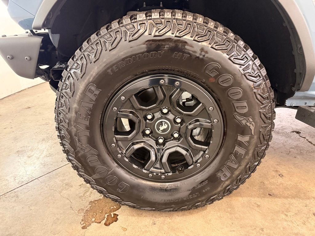 Used 2024 Gray Ford Wildtrak image 16