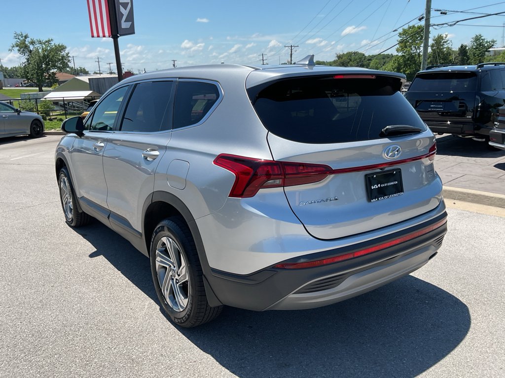 Used 2022 Shimmering Silver Hyundai SE image 7