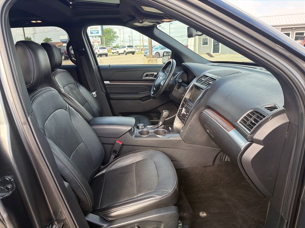 Used 2018 Gray Ford Limited image 21